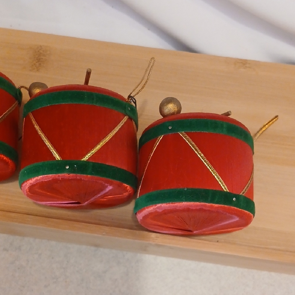 Vintage Christmas Drum Ornaments - Picture 9 of 15